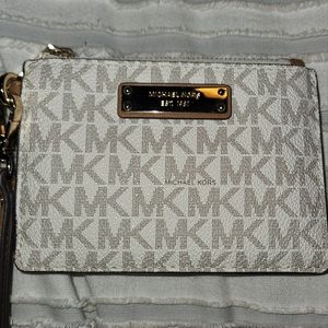 Michael kors card holder wristlet